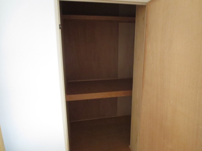 収納 メゾンドール小島