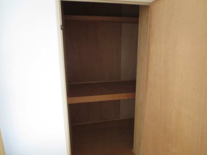 収納 メゾンドール小島