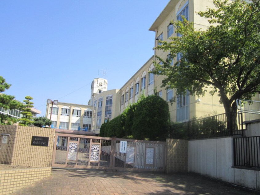 徳重小学校(小学校)まで750m クリアサイト横吹２