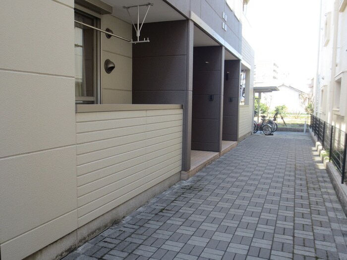 エントランス部分 イリヤ