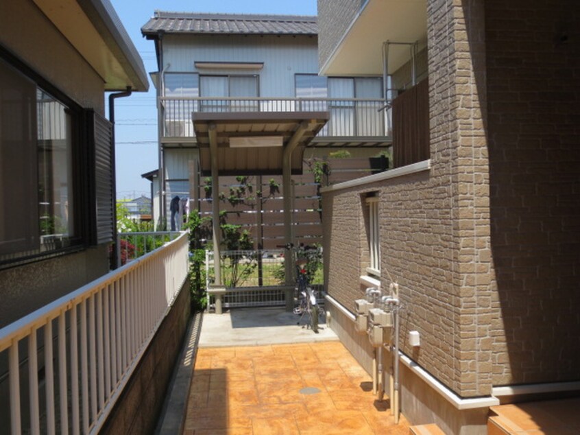 駐輪場 オベリスク