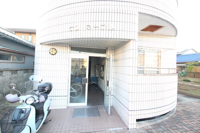 エントランス部分 サンネーブル