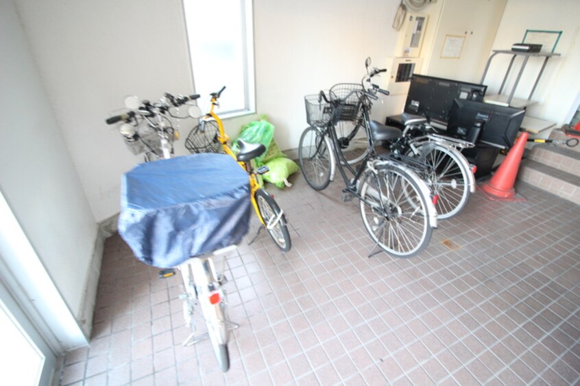 駐輪場 サンネーブル
