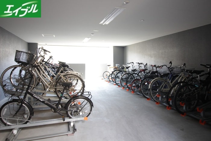 駐輪場 プレサンス上前津プレス