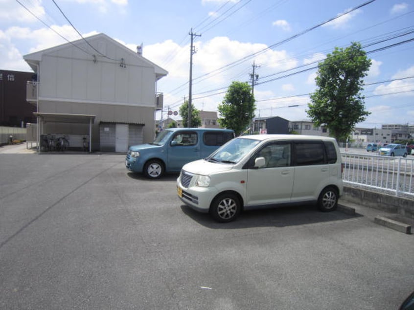 駐車場 セジュ－ルすえひろ