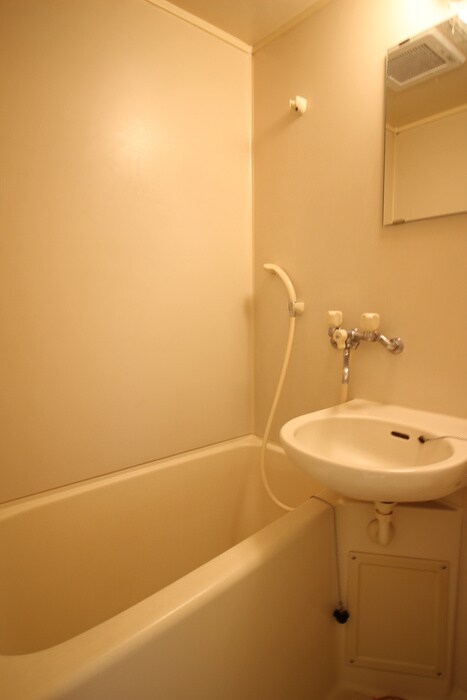 バス／シャワールーム等 明大寺ハイツ