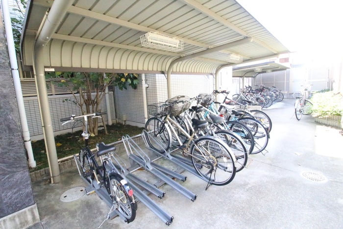 駐輪場 ル・レーヴ向山