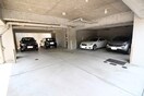 駐車場 デリカ末盛