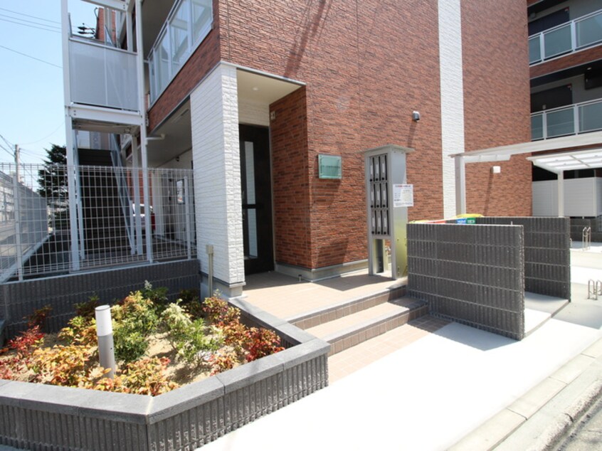 エントランス部分 ラ　シャルール千成