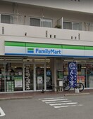 ファミリーマート千成通店(コンビニ)まで70m ラ　シャルール千成