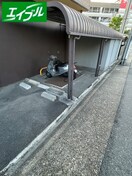 バイク置き場 ア－バンコ－ト小松