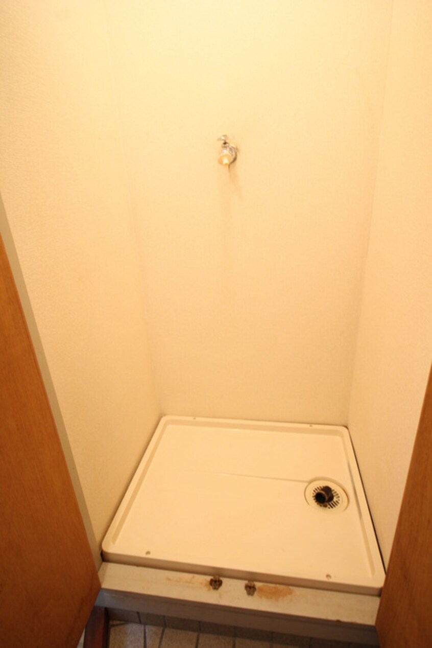 洗濯機置場 アーバンウエーブ白山