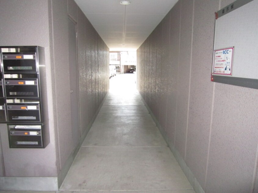 エントランス部分 ブルックスキュ－ブ