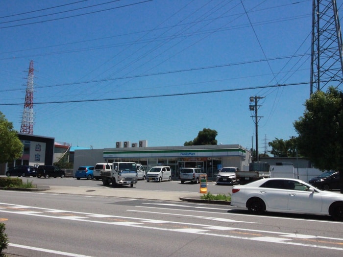 ファミリーマート 刈谷築地町店(コンビニ)まで330m Surplus One MODE