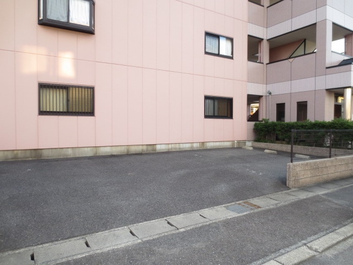 駐車場 アム－ル