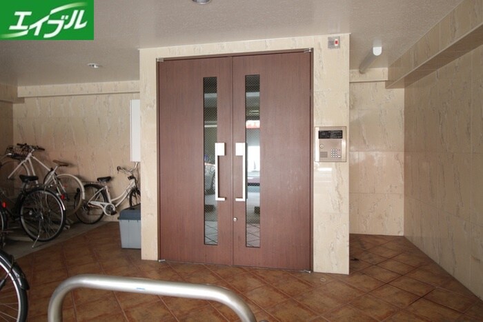 エントランス部分 ラ・コ－ル栄５