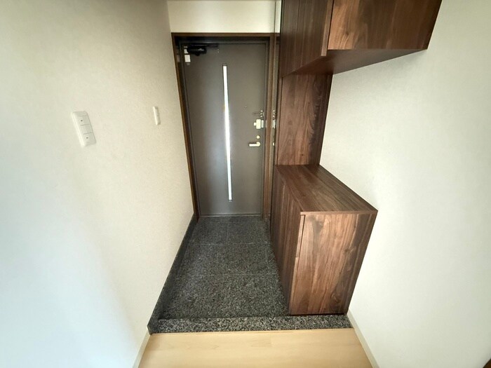 玄関 ダイナース白壁（202）