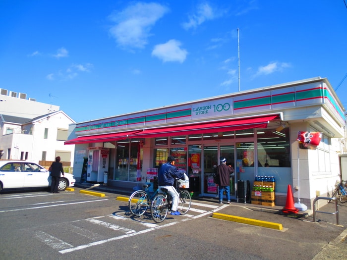 ローソンストア100光音寺店(コンビニ)まで152m アクシス金城町