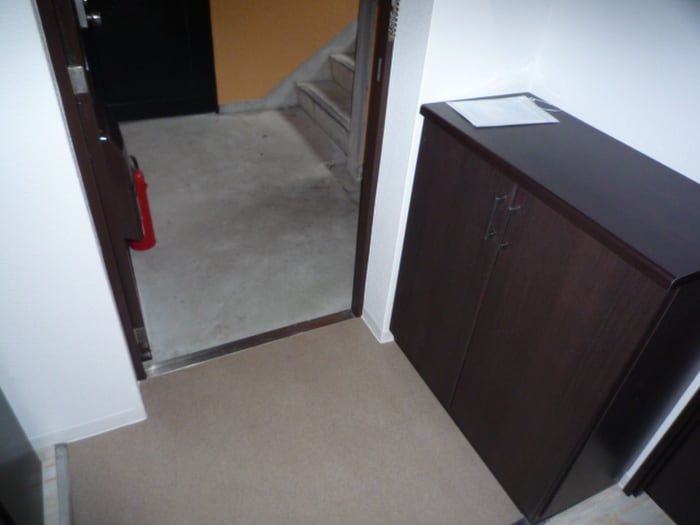 玄関 コ－ポのぐろ