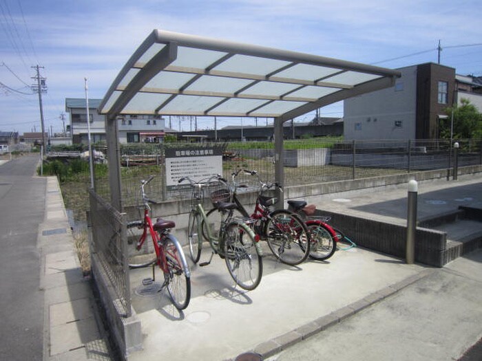 駐輪場 スターフォレスト