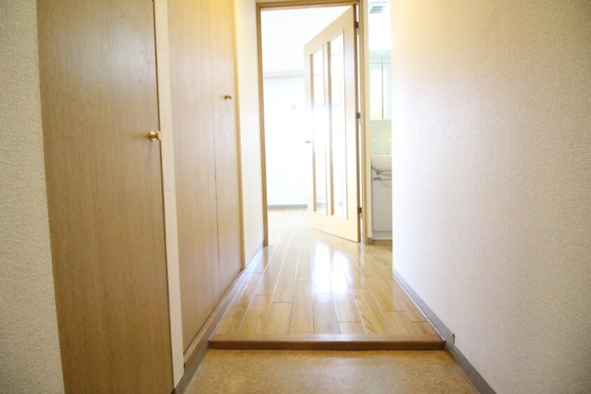 玄関 カ－サ・ノア高峯町