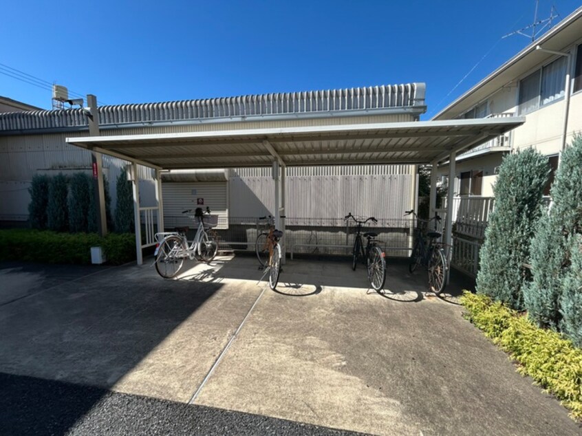 駐輪場 ブランドール勝川