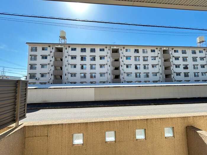室内からの展望 ブランドール勝川