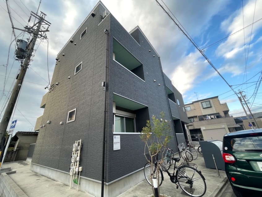 駐輪場 place des Rocco