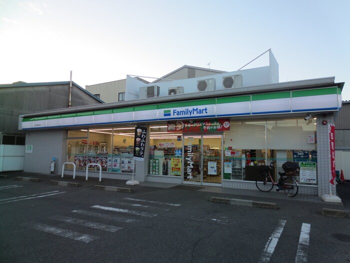 ファミリーマート中川押元店(コンビニ)まで276m アルビレオ