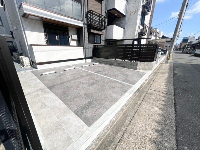 駐車場 グランカメリア