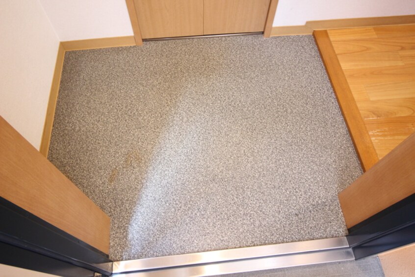 玄関 丹下キア－ロ