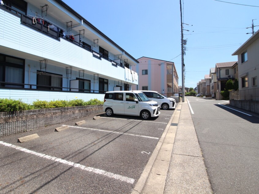 駐車場 ミュートス神ノ倉２