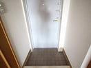玄関 ア－ルズタワ－宝が丘
