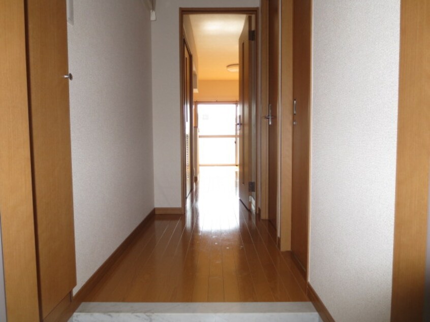 玄関 グラン・シャリオ