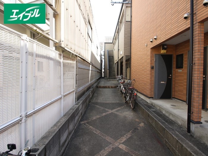 エントランス部分 iコーポ