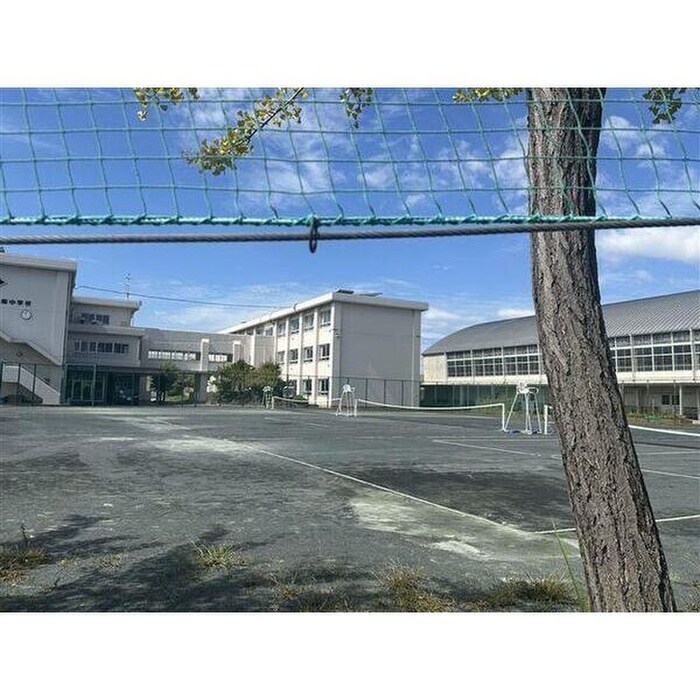 知立南中学校(中学校/中等教育学校)まで1369m 炭家グリーンガーデンⅢ　E