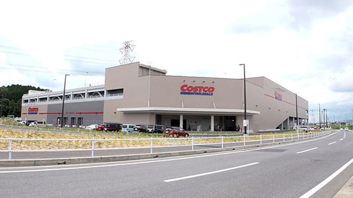 コストコ(ショッピングセンター/アウトレットモール)まで2100m ｻﾆｰｶﾞｰﾃﾞﾝⅡ