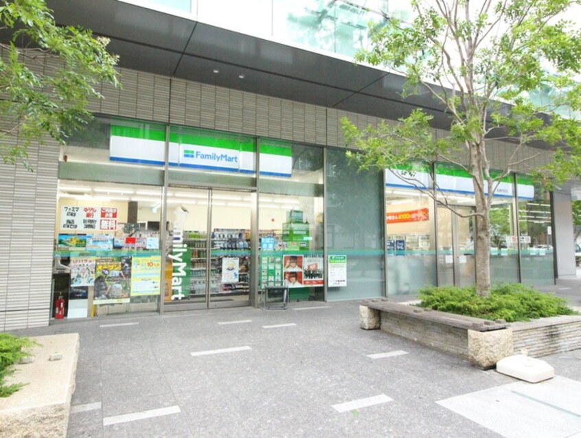 ファミリーマート桜通本町店(コンビニ)まで90m リエトコ－ト丸の内