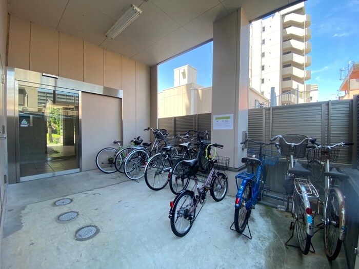 駐輪場 サン・東山公園イ－スト