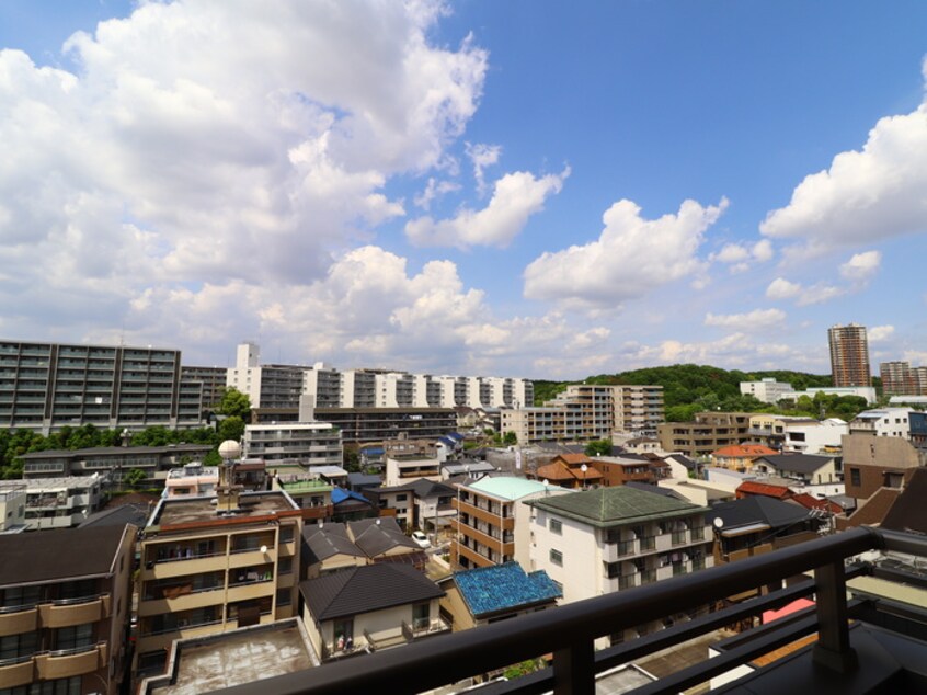 室内からの展望 サン・東山公園イ－スト