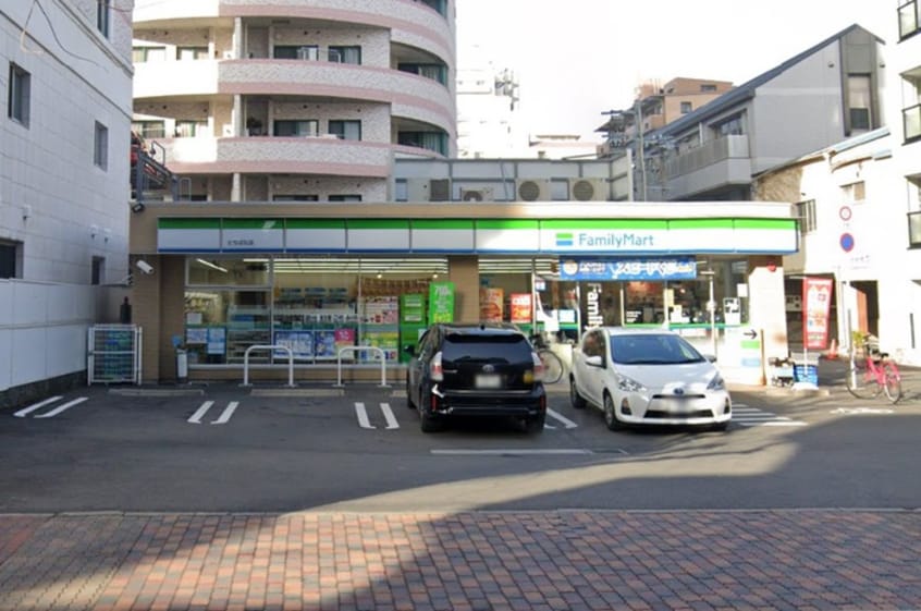 ファミリーマートたちばな店(コンビニ)まで80m Branche上前津