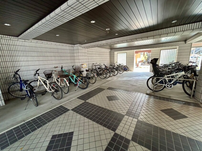 駐輪場 メロディーハイム