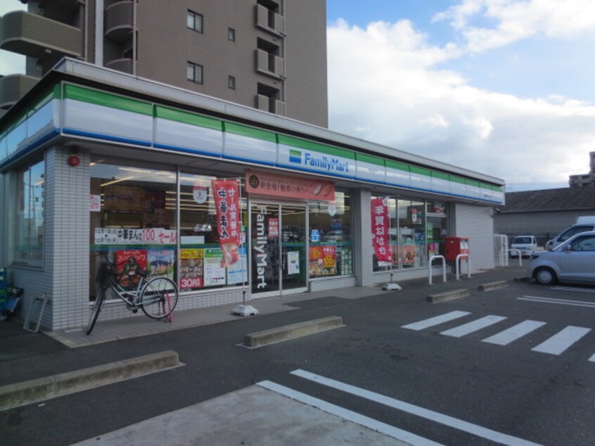ファミリーマート東起町一丁目店(スーパー)まで510m リーブルファイン下之一色町