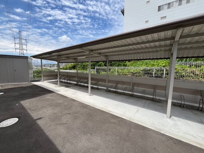 駐輪場 インペリアル南大高