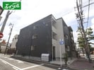 アザールの外観