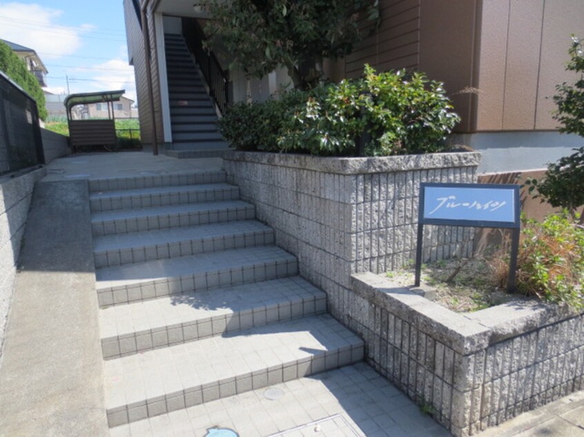 エントランス部分 ブルーハイツ