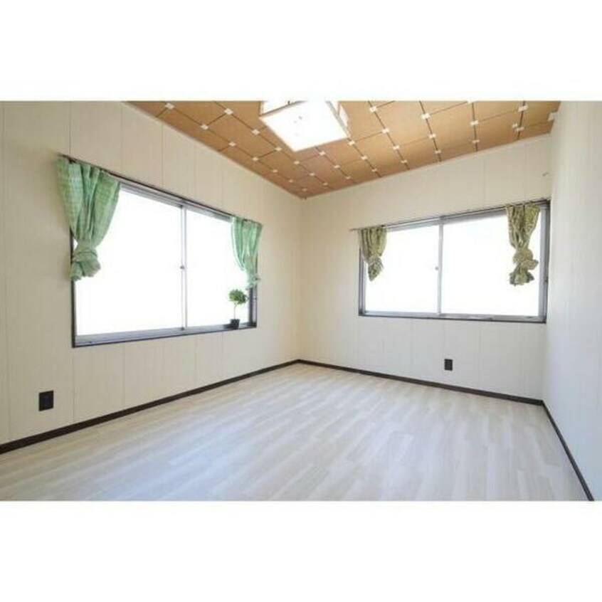 居室 高屋町後山貸家