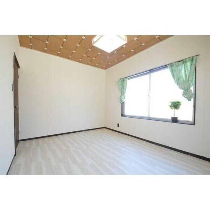 居室 高屋町後山貸家