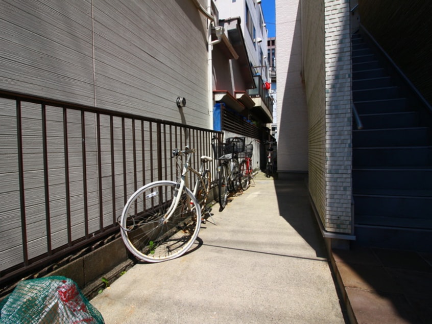 駐輪場 Ｌｏｆｔ8名駅