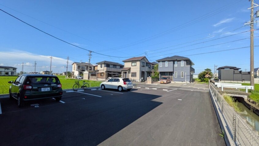 駐車場 リーブルファイン鷹居